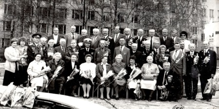 В 1995 году сотрудники ЦИПК поздравили 16 коллег-ветеранов. В 2025 году мы смогли встретиться только с одним